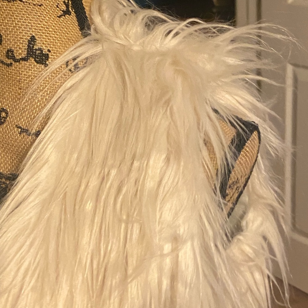 Faux Fur Vest. - Picture 4 of 8
